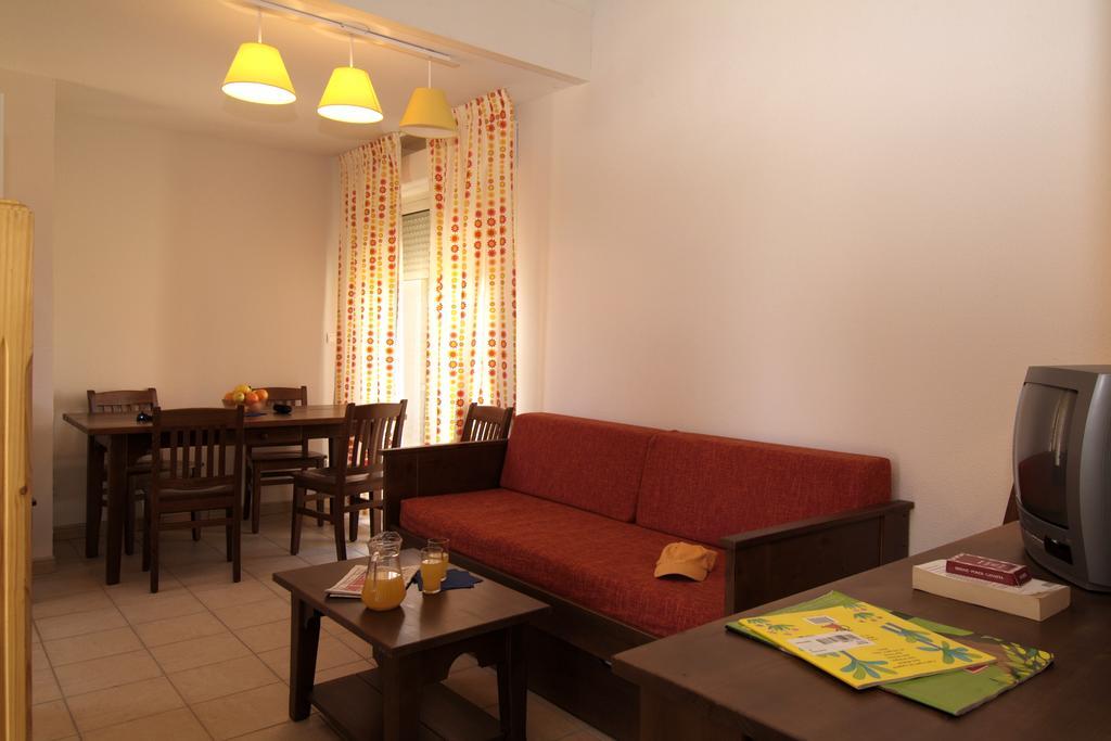 Hotel Terres De France - Domaine De Claire Rive Prayssac Exterior foto