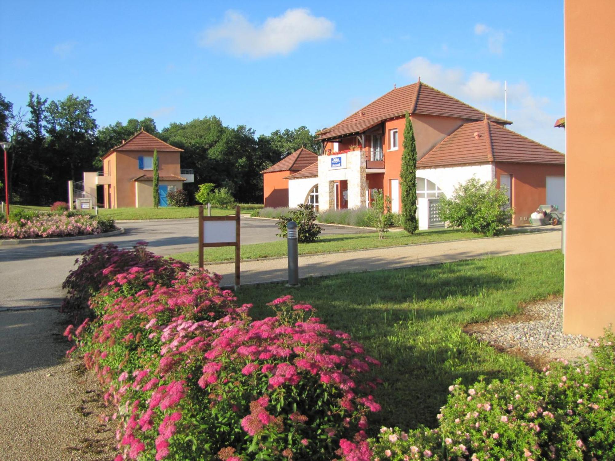Hotel Terres De France - Domaine De Claire Rive Prayssac Exterior foto